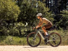 Bicicleta eléctrica gravel BH iGravelX NX con motor Bosch Performance Line SX