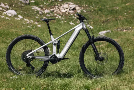 Nueva RAYMON DUROK: La Revolución e-MTB con Motor Avinox y Batería Extraíble durok-raymon-2026
