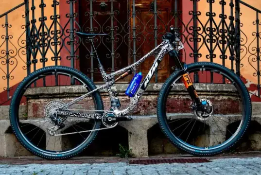 La primera MTB de 32 pulgadas campeona del mundo: la KTM de Andreas Seewald KTM 32 pulgadas