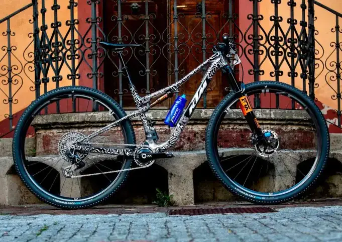 KTM 32 pulgadas KTM 32 pulgadas