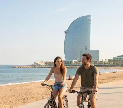 Alquiler de bicicletas en Barcelona: qué bici elegir y rutas para disfrutarla Alquiler de bicicletas en Barcelona junto al paseo marítimo